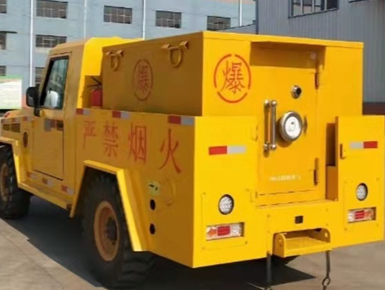 青神凯龙爆破器材运输车：保障爆破任务的安全运行